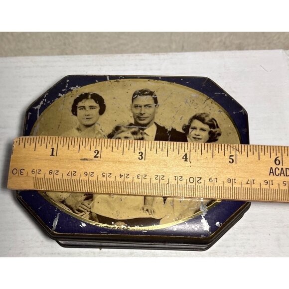 Vintage British Royal Family Octagonal Tin Box With King George VI & Queen Eliza - Picture 9 of 11